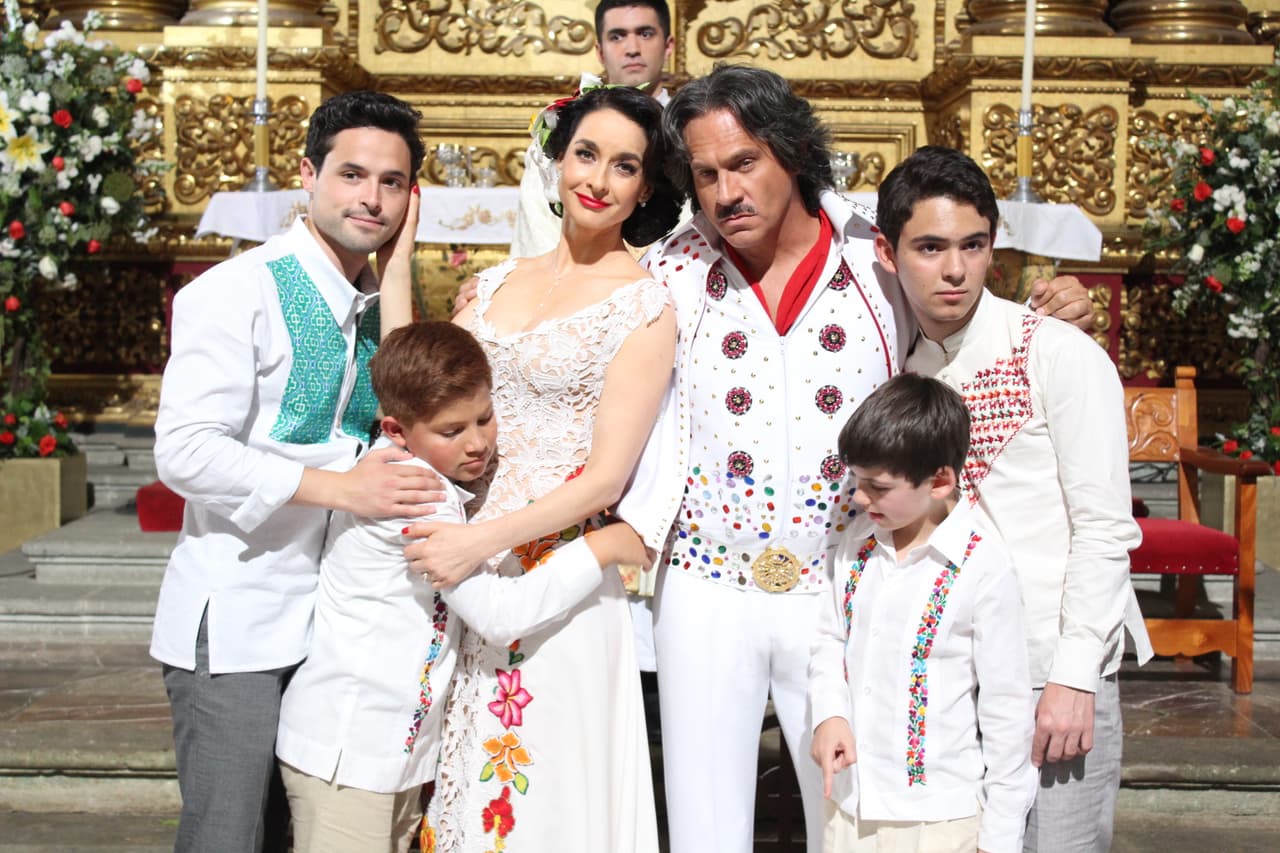 Los López y Los Córcega ya son una familia y aunque son mundos muy diferentes, nada impedirá que disfruten su amor.