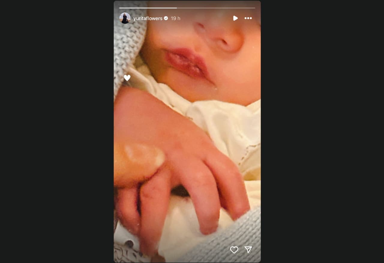 Yuridia da a luz a su hijo Noah Valentín.
