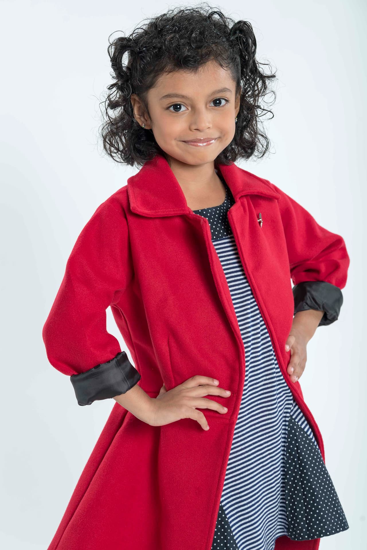 Escuadrón 4: Abril Medina. Cantante. Acapulco, 7 años.