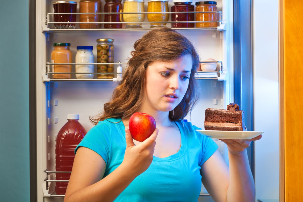 Los refrigerios después de la comida deben ser más ligeros, como nueces, arándanos y almendras.