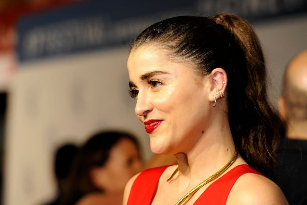 Cassandra tuvo una formación actoral que la llevó a estudiar en Estados Unidos en las ciudades de Nueva York y Los Ángeles; y en Londres, Inglaterra.