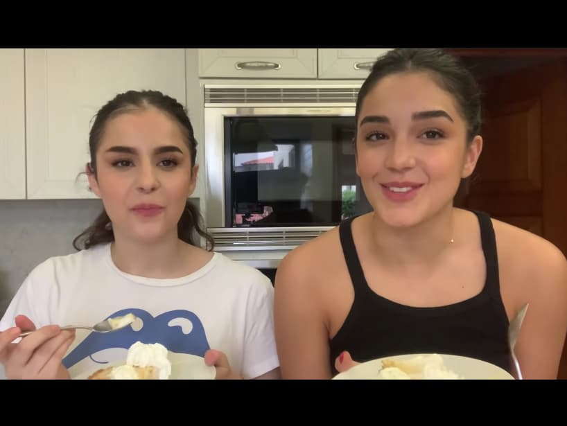 Ana Pau compartió que todos los años se junta con su padre, Eduardo Capetillo, para ver las entregas de premios más relevantes, además habló de su gran pasión por la repostería, caso contrario a su hermana, quien compartió que la cocina es una actividad “que no se le da". "He tratado, sí he tratado, pero no es mi pasión”, dijo.