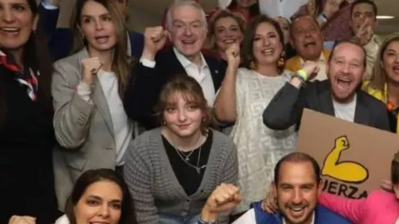 Constanza Creel González, hija de Edith González.