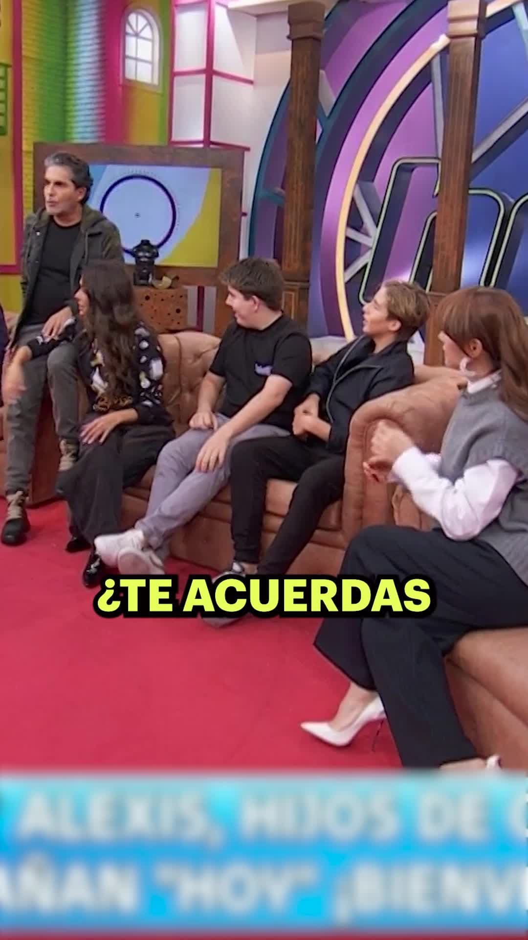 Mateo regresa al foro de Hoy y recuerda divertidos momentos que vivió en su infancia