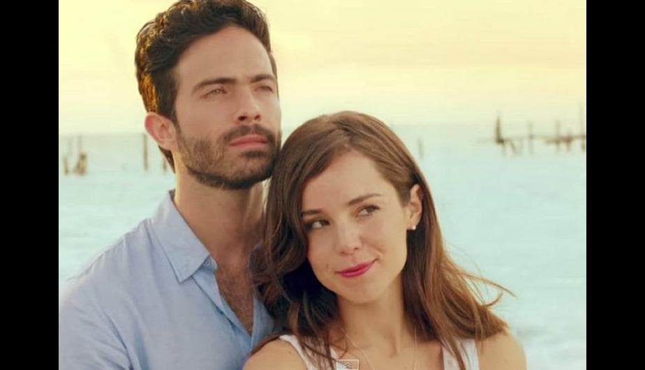 Osvaldo Benavides y Camila Sodi en 'A que no me dejas'