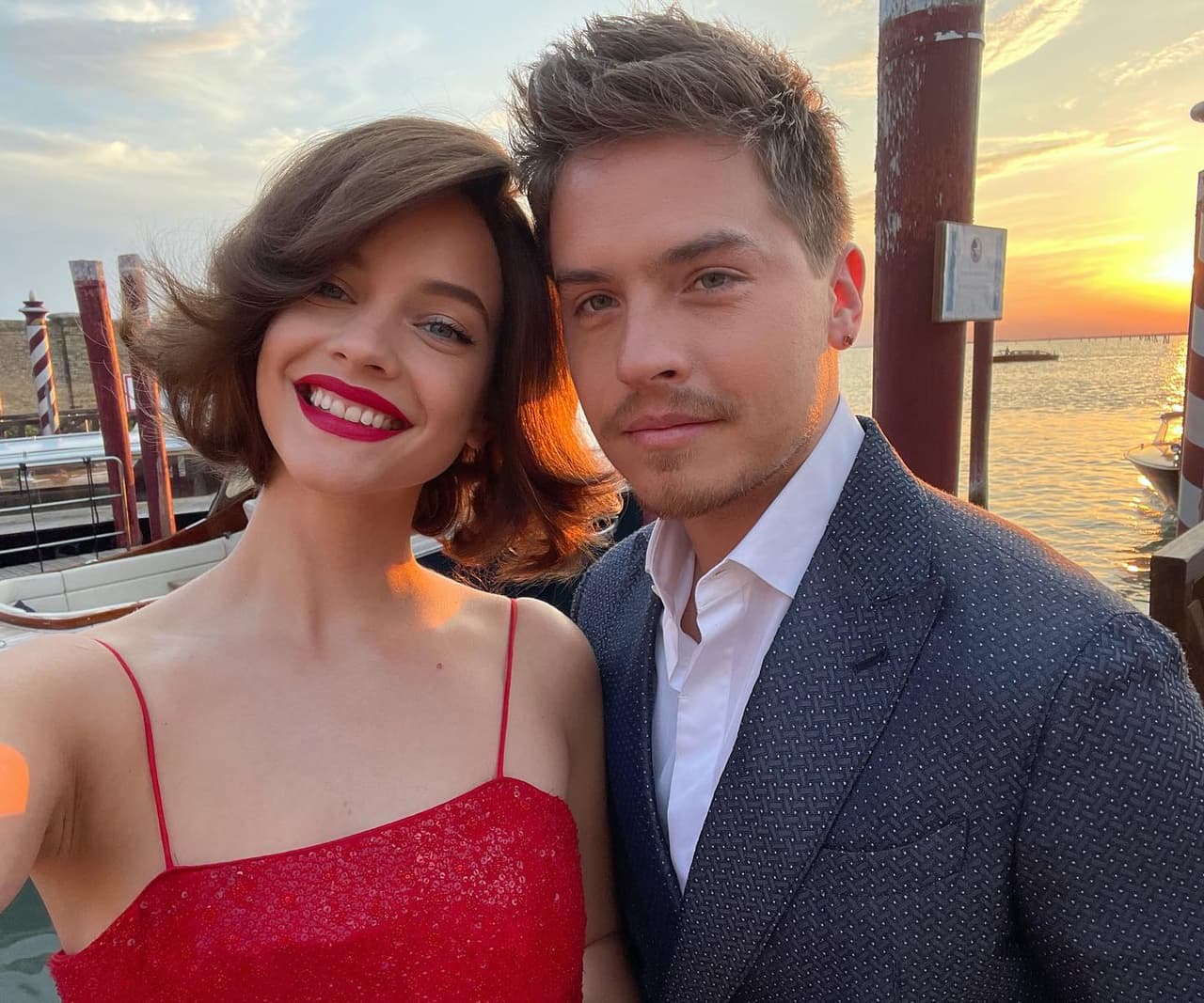Dylan Sprouse y Barbara Palvin: el misterio detrás de su supuesto compromiso