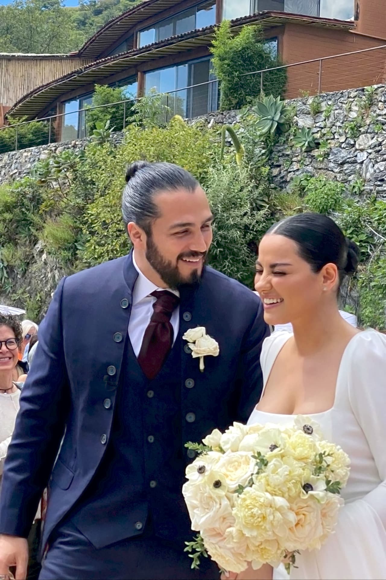 Maite Perroni y Andrés Tovar reaparecen de lo más enamorados en paradisíaco lugar