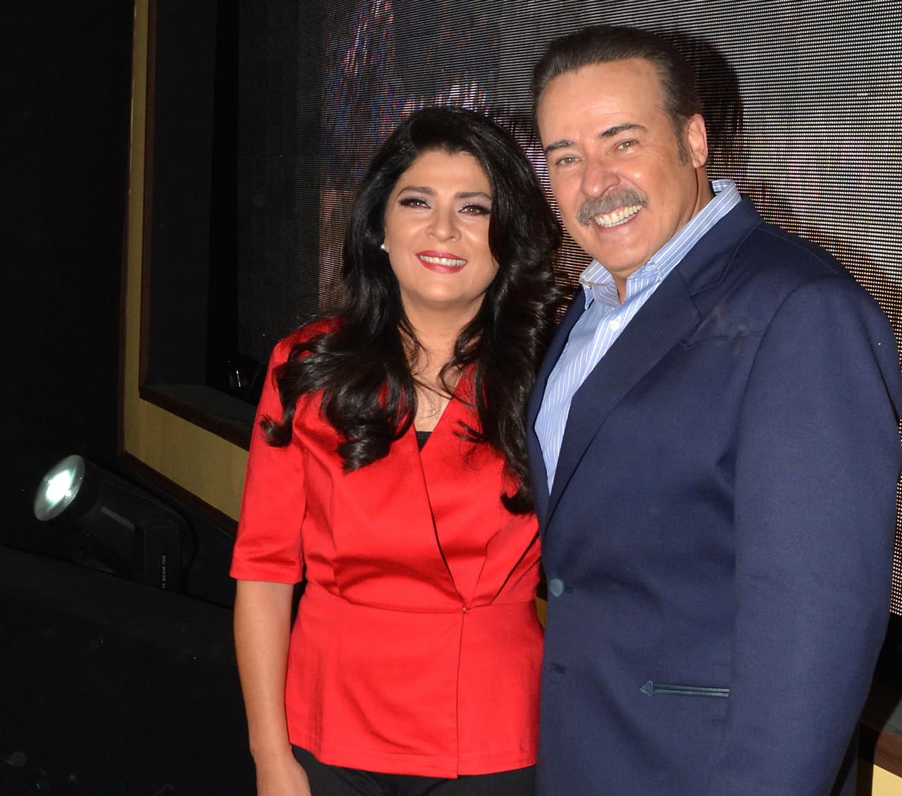 César Évora revela que ha recibido amenazas de muerte por no formar pareja con Victoria Ruffo en la vida real