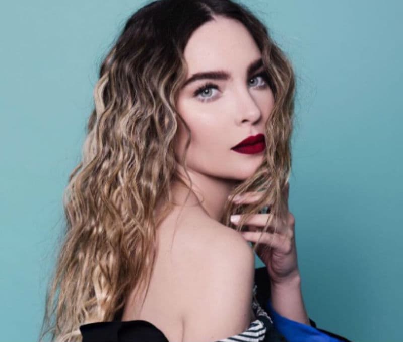 Las piernas de Belinda se convierten en objeto de burlas