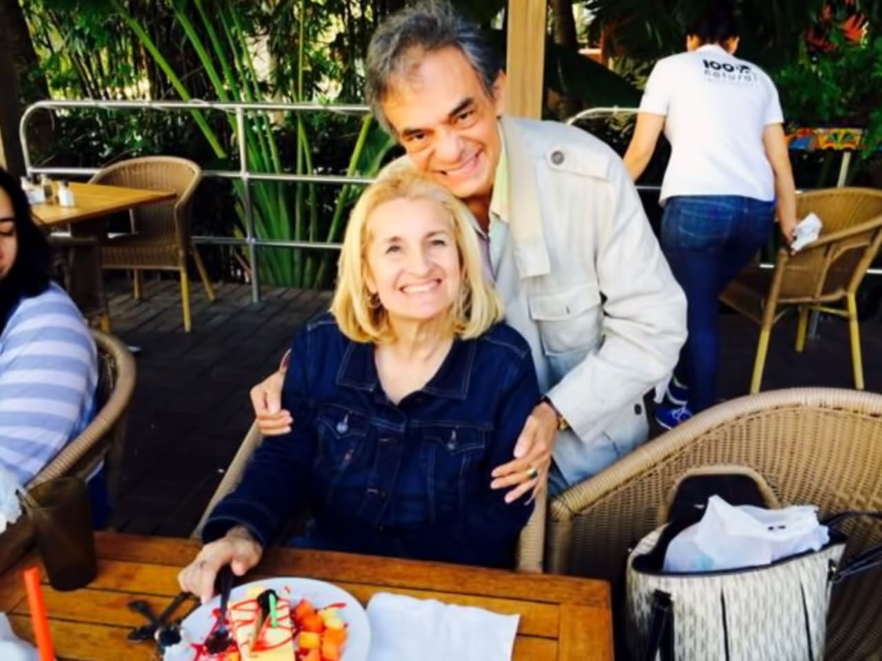 Tras aparecer bailando, viuda de José José pide respeto para su familia: “basta de tantas ofensas”