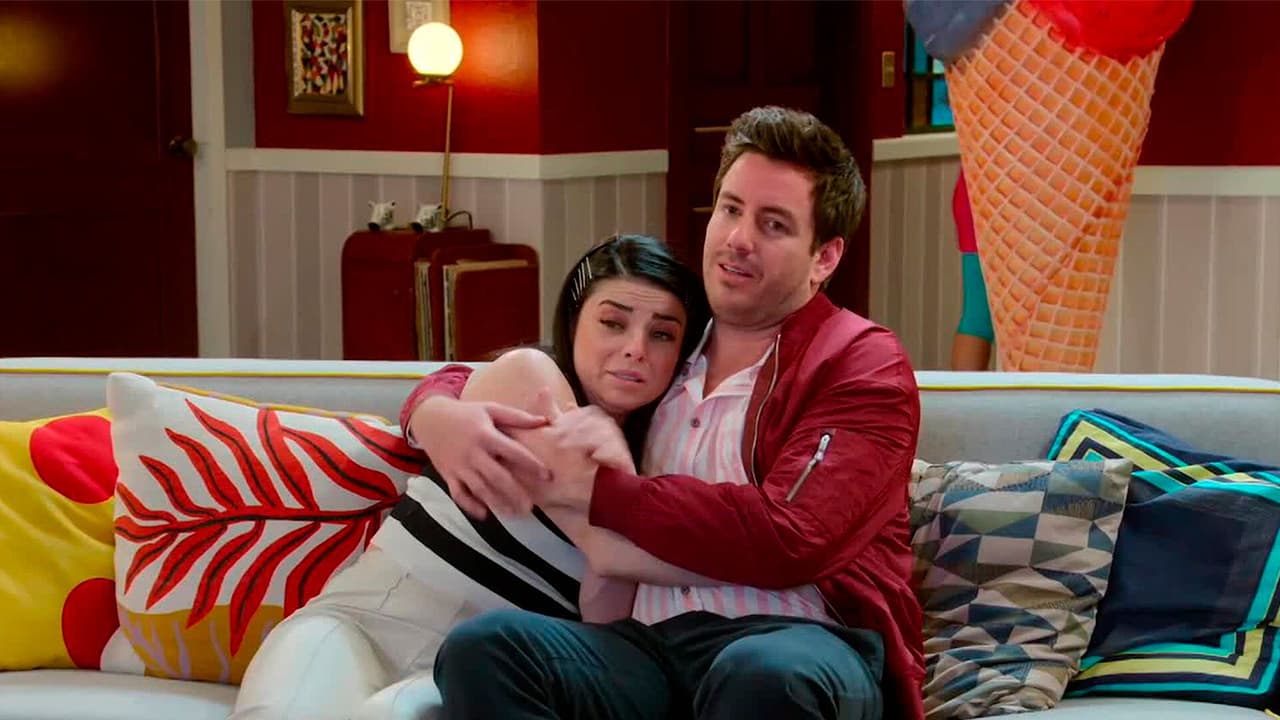Juan Diego Covarrubias y Violeta Isfel reciben tremendo susto y ‘algo’ se le salió a uno en ‘Renta congelada’