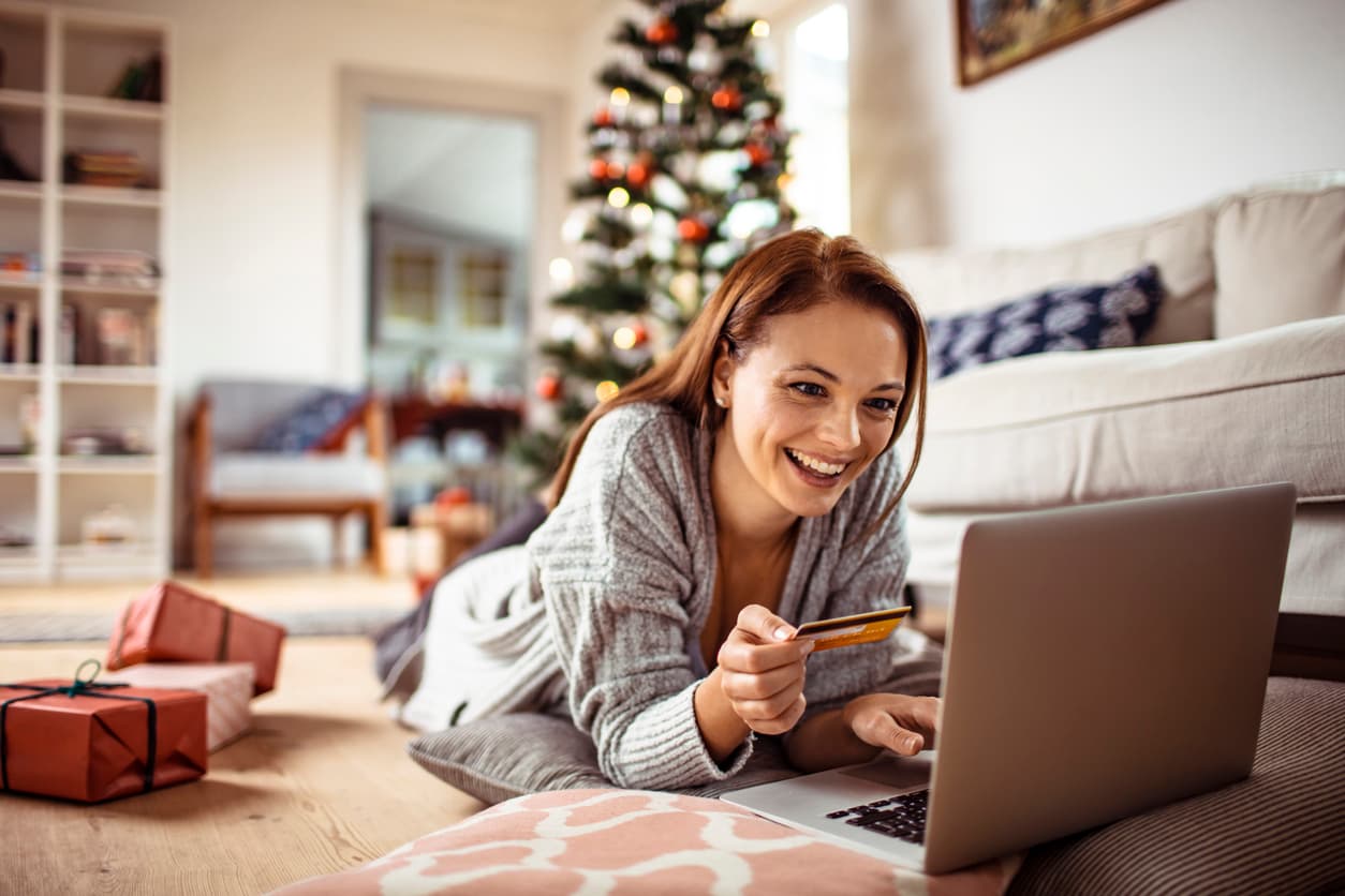 SÉ INTELIGENTE AL COMPRAR EN LÍNEA: Si bien este método ha facilitado la vida de las personas, también se han convertido en una fuga de ingresos.