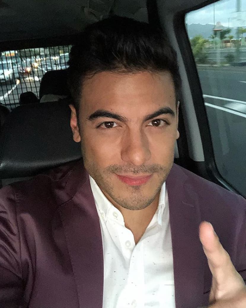 Carlos Rivera celebrando su cumpleaños #32