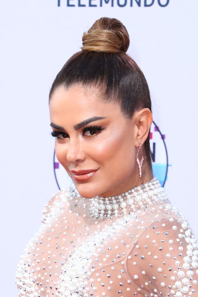 El diseñador Benito Santos aclara la polémica en torno al vestido de novia de Ninel Conde