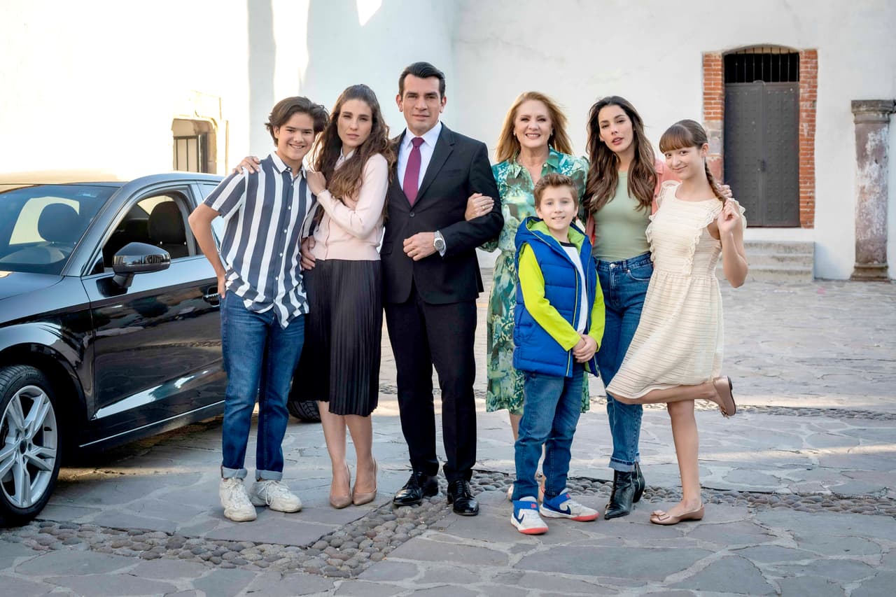 "Perdona Nuestros Pecados", la nueva producción de Lucero Suárez, está a punto de llegar a la pantalla de Las Estrellas y aquí te presentamos a una de las familias más importantes de la historia: Los Quiroga.