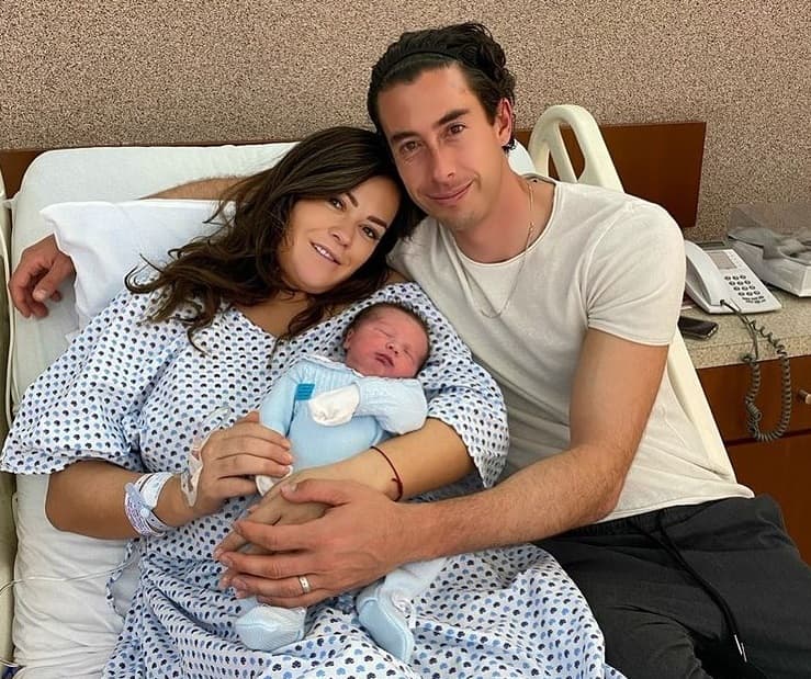 El 15 de octubre pasado, Mariana Echeverría dio a luz a su primer hijo Lucca, fruto de su matrimonio con el portero del América, Óscar Jiménez.