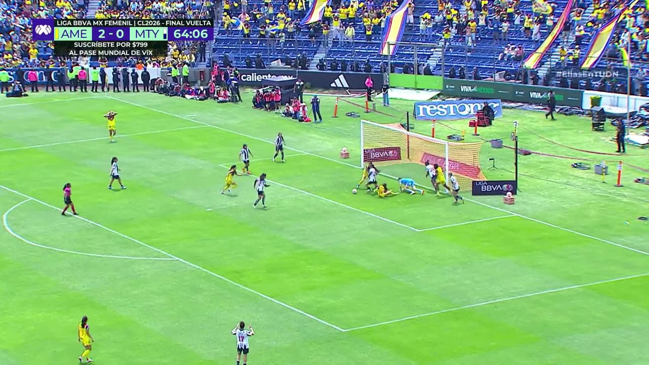 ¡No te lo puedo creer! ¡Rayadas se salva del tercer gol del América!