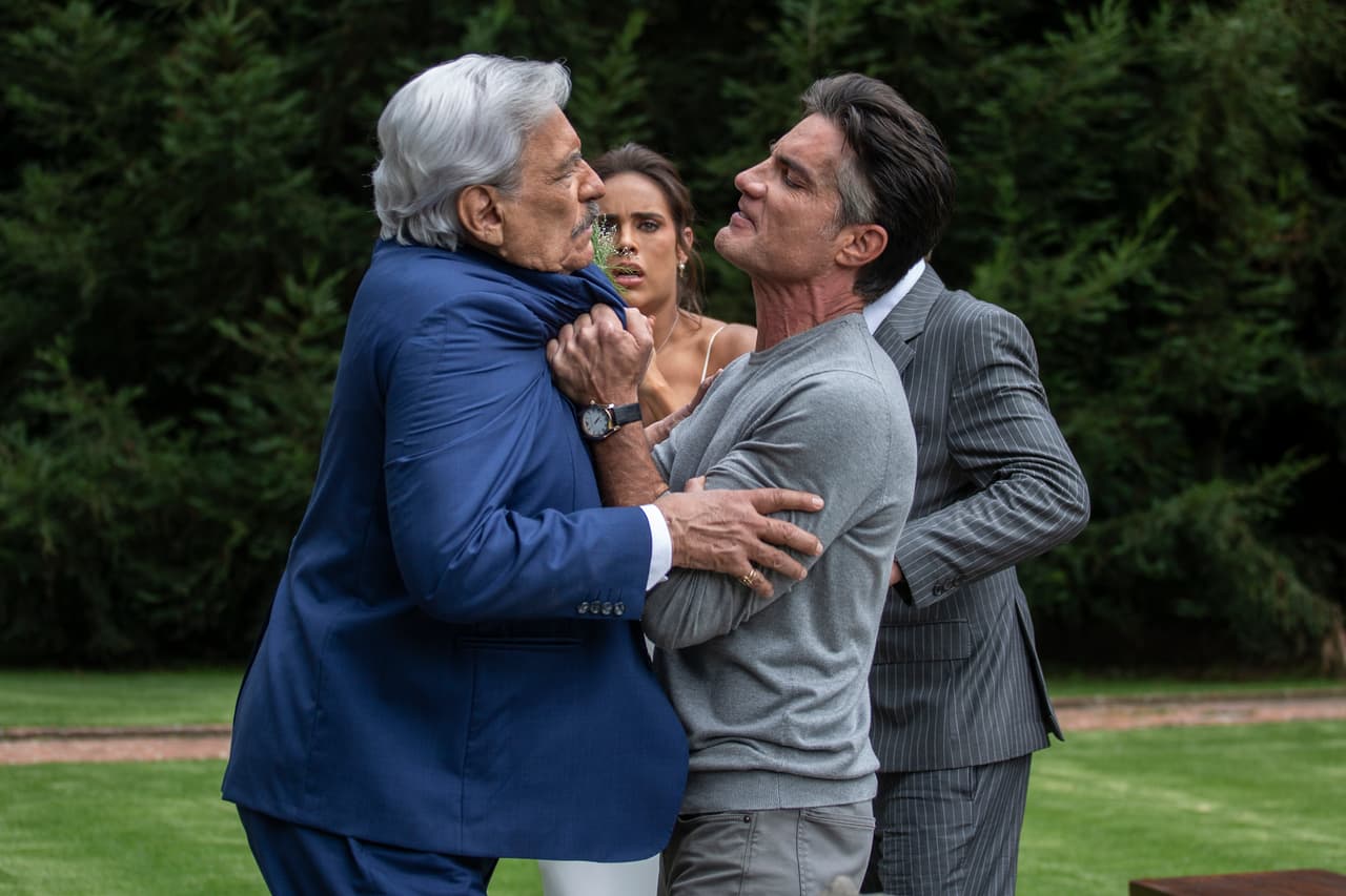 Pero el enlace matrimonial no puedo realizarse ya que Leonel (Víctor González) llegó a impedirlo.