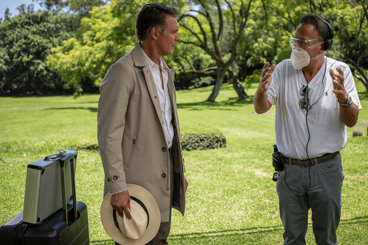 Aquí el actor y el productor Nicandro Díaz en las grabaciones de los promocionales.