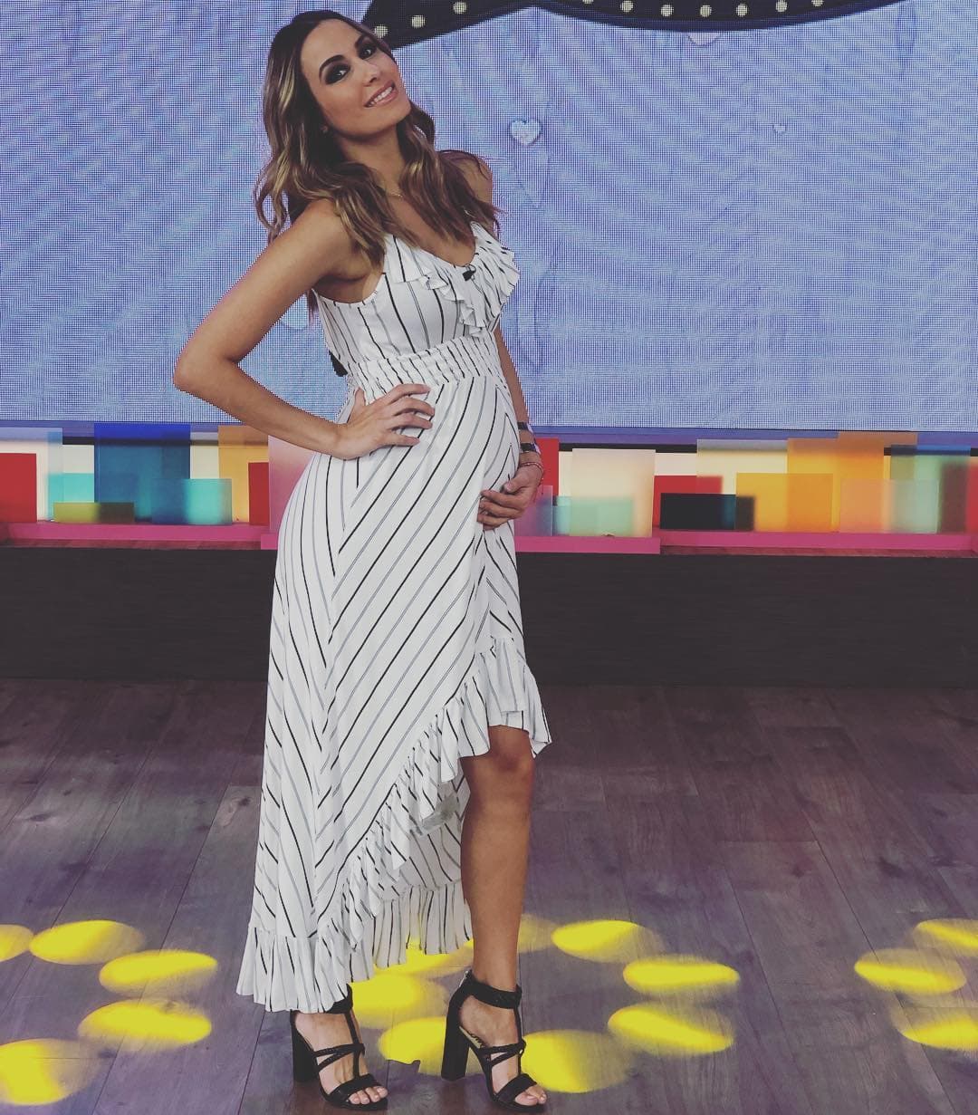 “Con todo el amor les compartimos el nombre, pero es nuestro hijo. Las náuseas me están dando a mí, al escuela la vamos a pagar nosotros; entonces, todo cool, pero la gente como que se involucra mucha”, expresó la conductora al programa Intrusos.