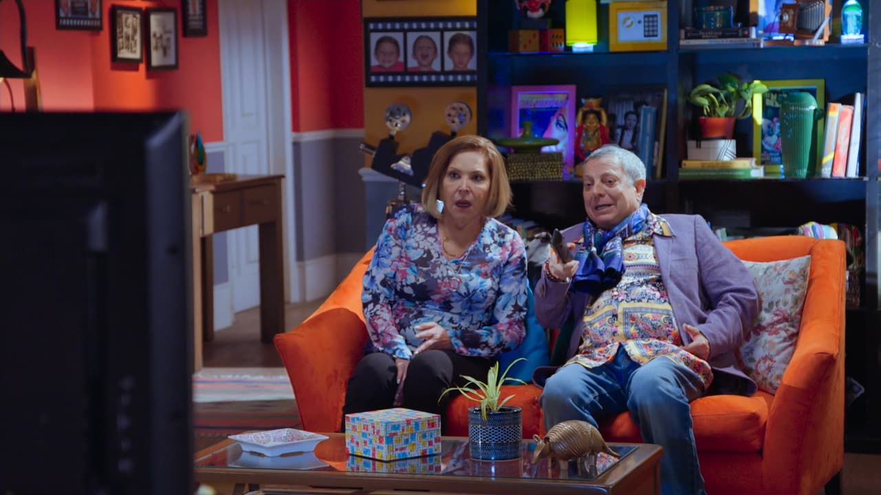 Frankie y Doña Lorena estarían viendo TV o 'La toalla del mojado'.