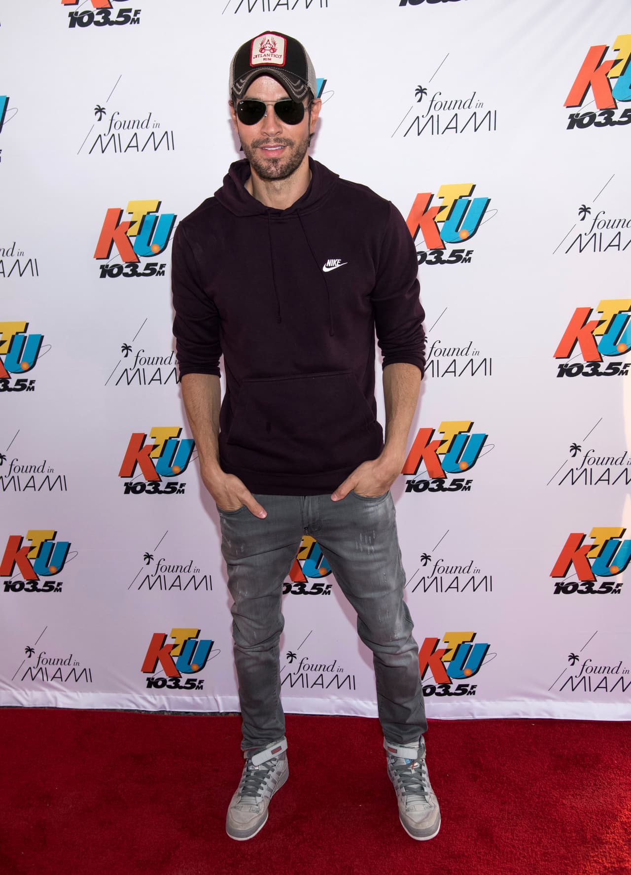 Hijo de Enrique Iglesias enamora las redes con sus pasos de baile