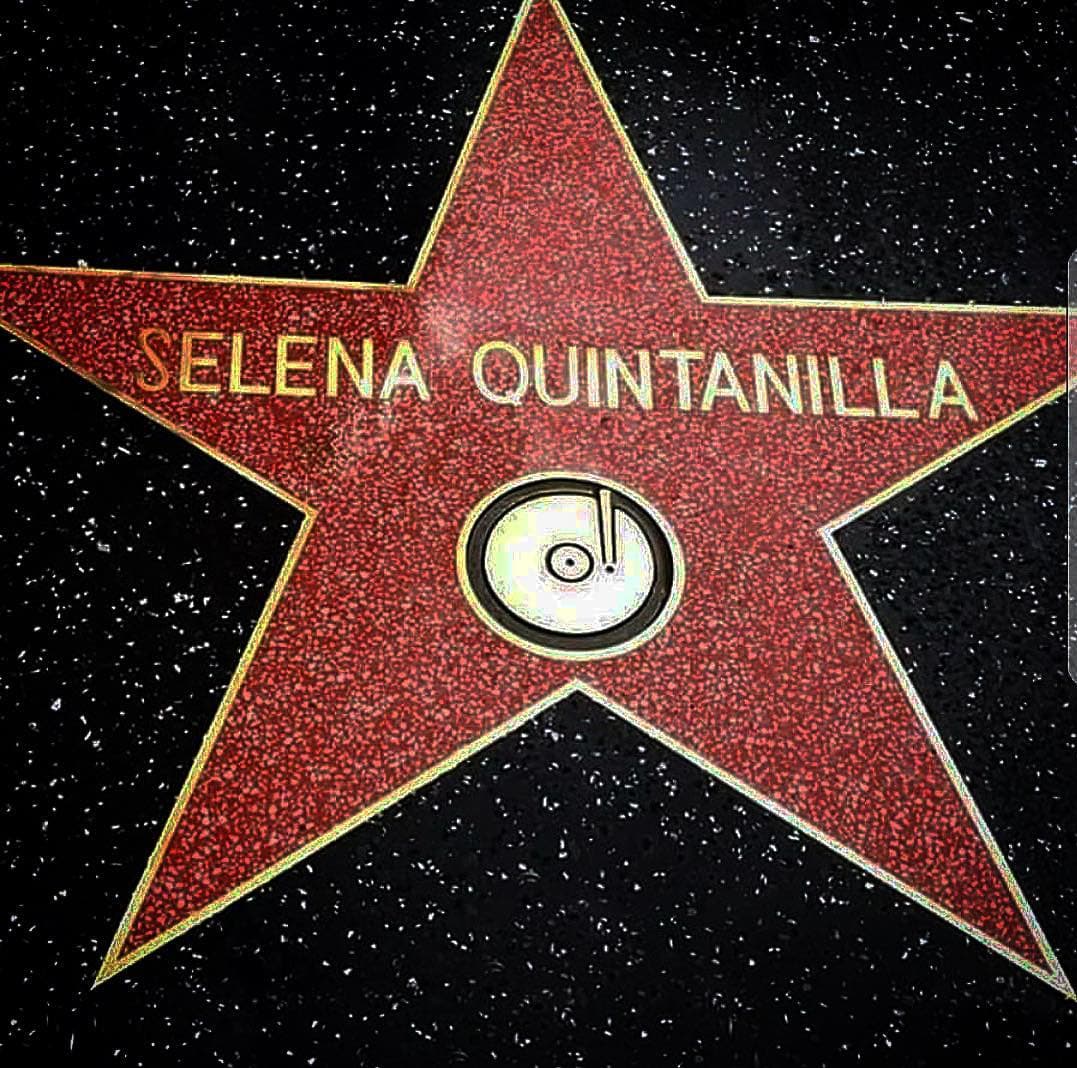 Tiene una estrella en el Paseo de la Fama de Hollywood desde el 4 de noviembre del 2017 en honor a su gran legado