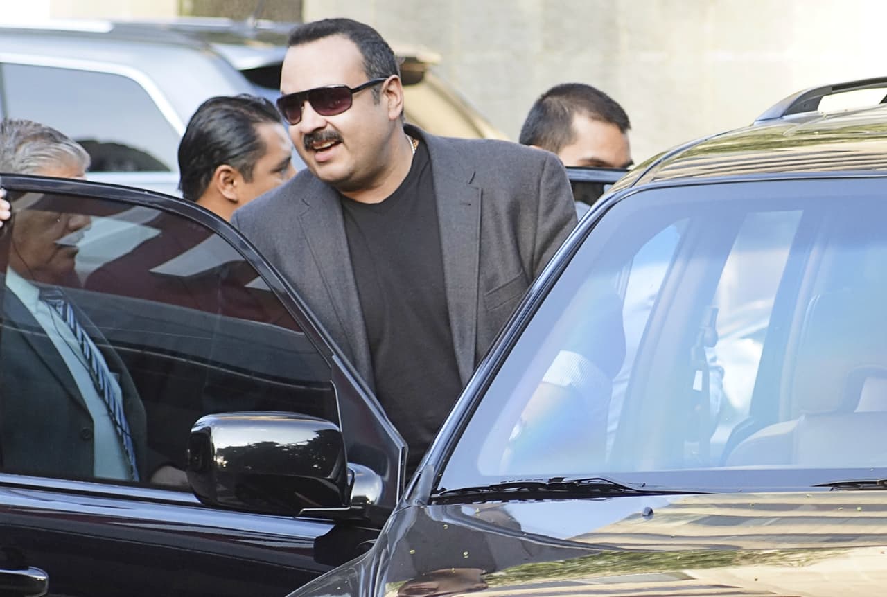 Pepe Aguilar le llama ‘animales’ y argüenderos a la prensa