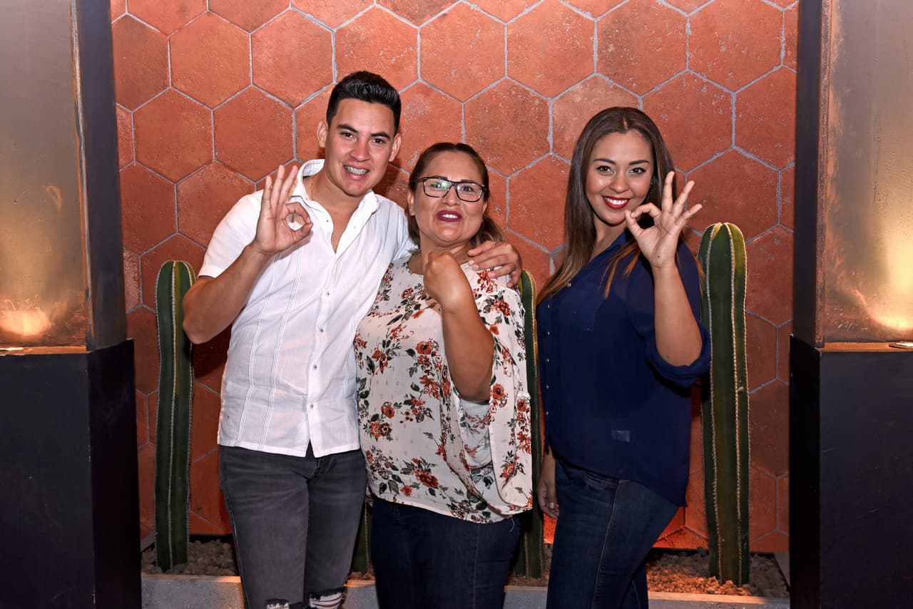 La familia Wong representa con orgullo a Los Mochis. Está integrada por Christian, Cristina y Mónica.