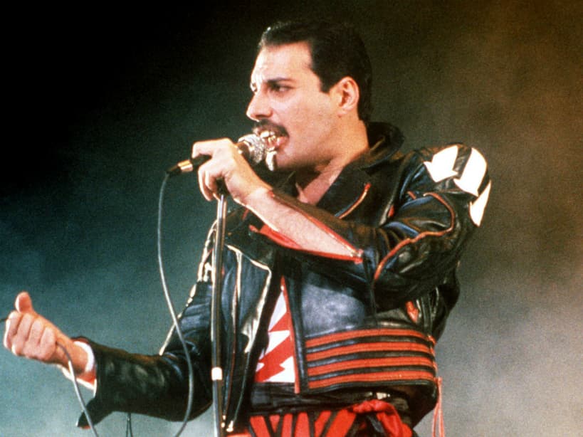 Se filtra el póster oficial de la película sobre Freddie Mercury
