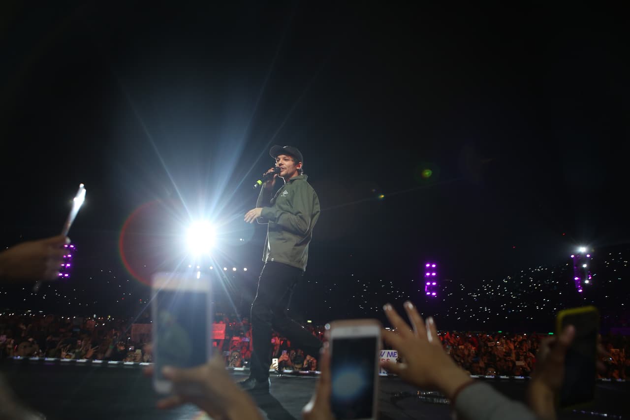"Just Hold On", "Don't Let it Break Your Heart", "We Made it" y "Kill my Mind" fueron algunas de sus canciones con las que sorprendió a sus fans. Además, cantó "Little Black Dress", de One Direction.