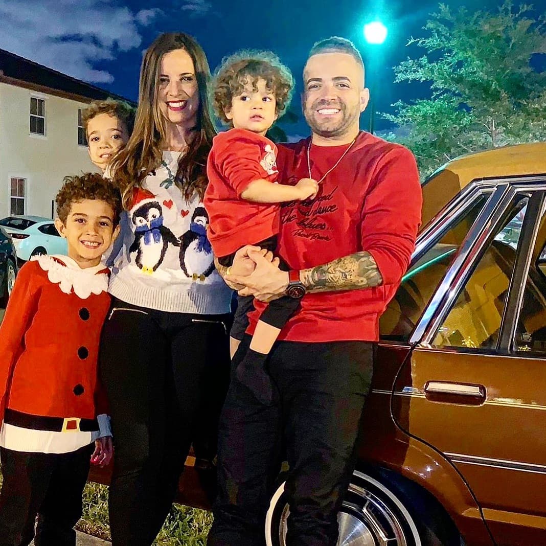 Inger y Nacho tienen tres hijos: Matías, Miguel y Santiago.