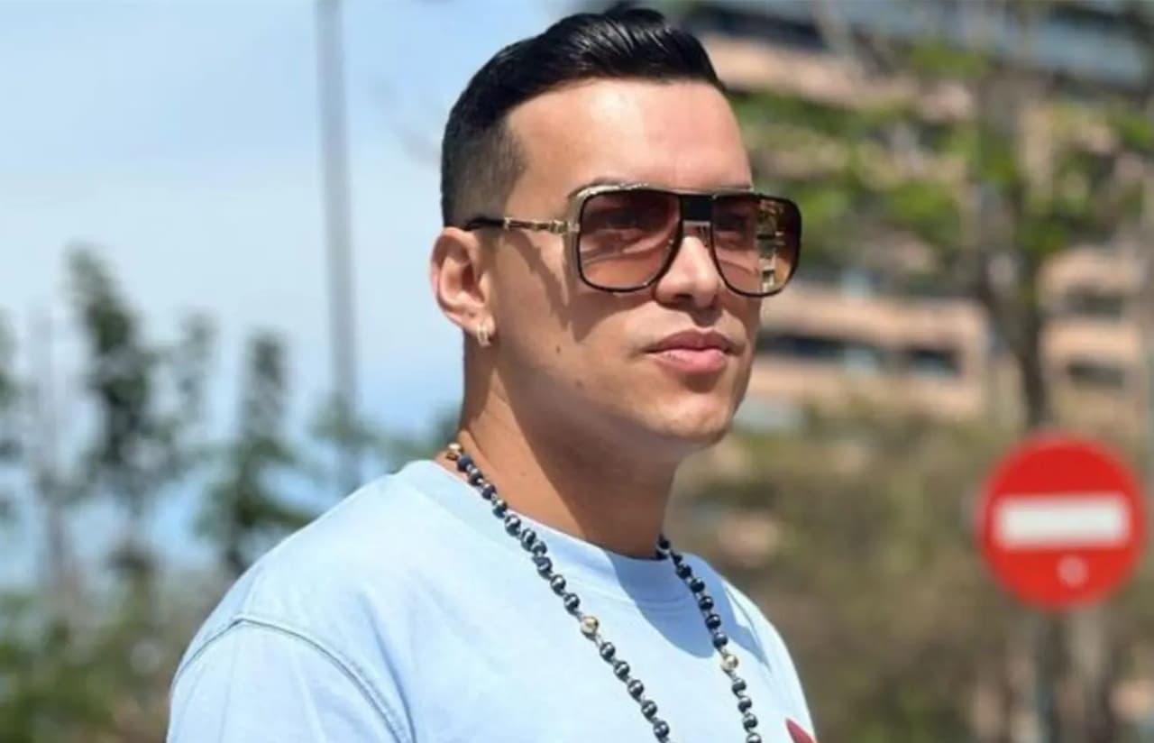 Muere Yeison Jiménez: filtran video de la carroza llegando con su cuerpo y desata el llanto de miles de fans