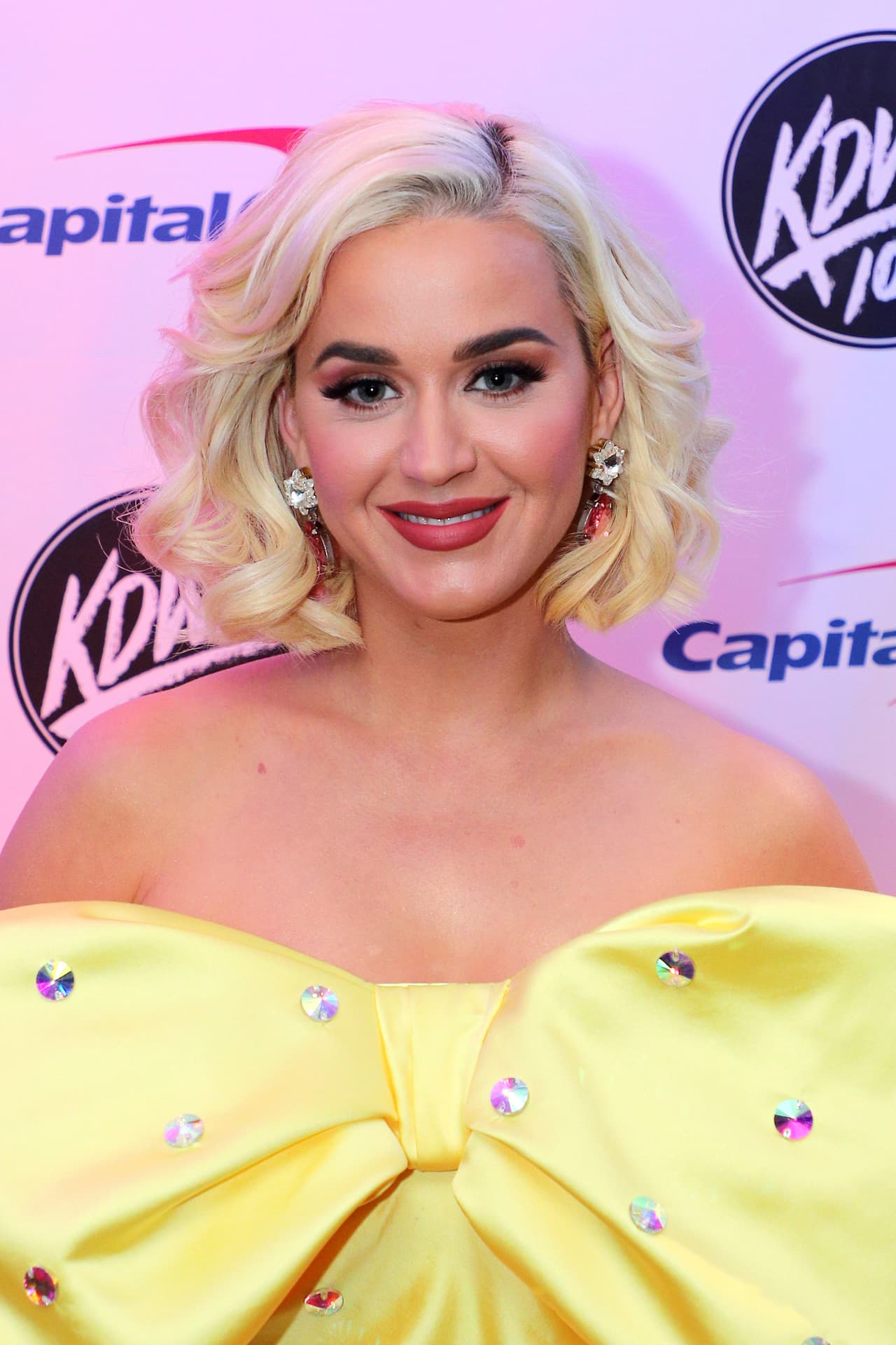 Katy Perry anuncia embarazo y presume su pancita en emotivo video