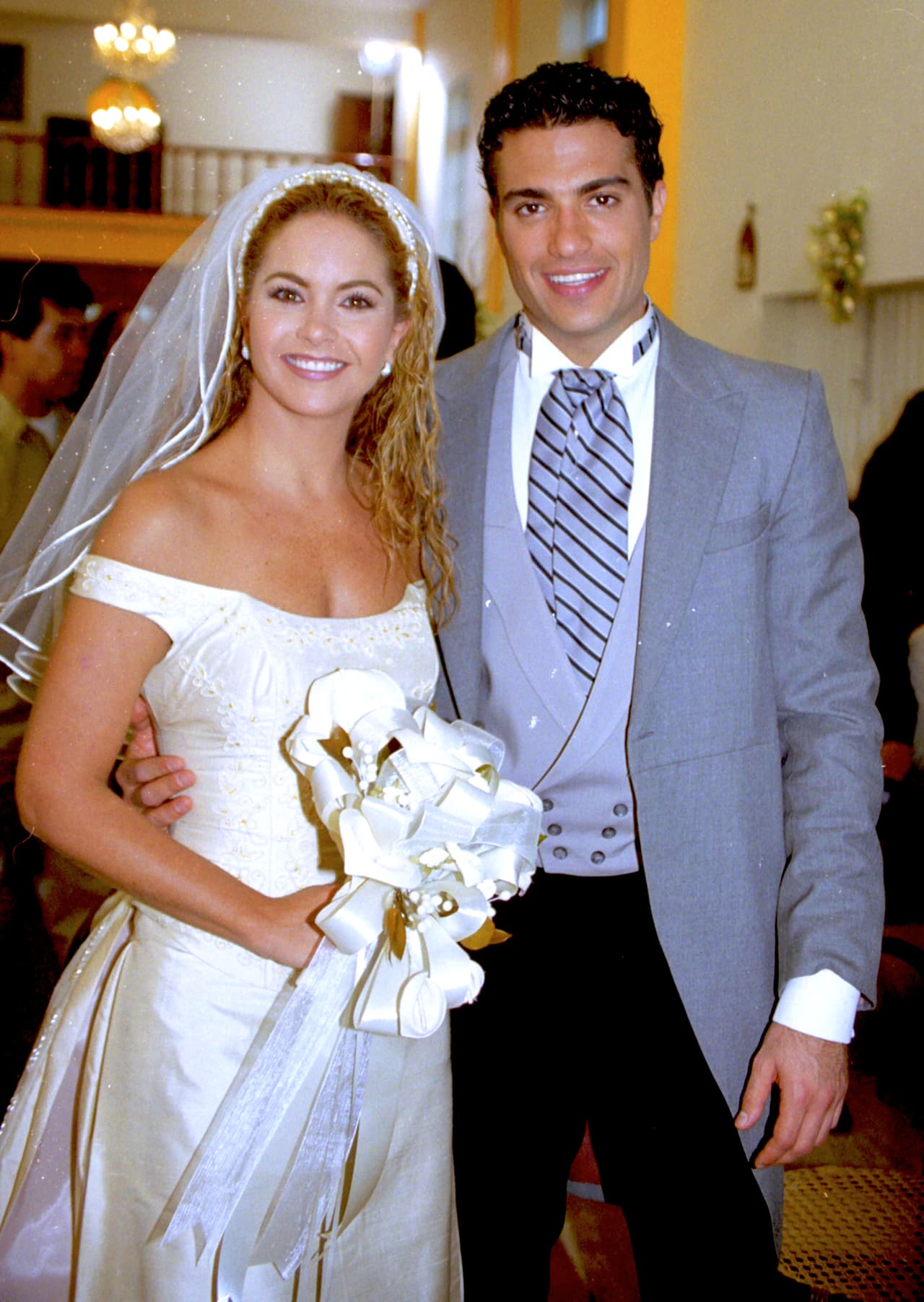 A pesar de haber estudiado Administración de empresas, Camil decidió inclinarse por la actuación. En 2001 hizo 'Mi destino eres tú', su primera telenovela, al lado de Lucero, Jorge Salinas, Susana Zabaleta y Silvia Pasquel.