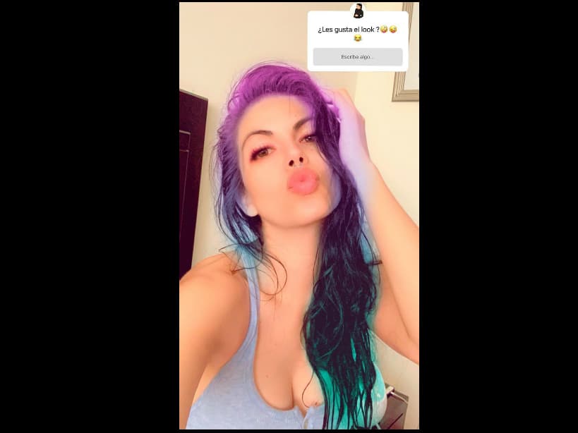 África Zavala impacta por aparecer con el cabello de colores: “¿les gusta el look?”