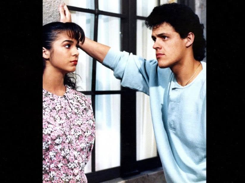 En 1988, Biby Gaytán visitó la Ciudad de México para hacer una audición para formar parte del grupo Timbiriche. Tras ser elegida, en febrero de 1989 ocupó el lugar de Alix Bauer en la agrupación musical. Sería ahí donde conocería a su futuro esposo.