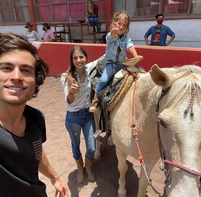 Michelle Renaud muestra cómo logró vencer el miedo a los caballos