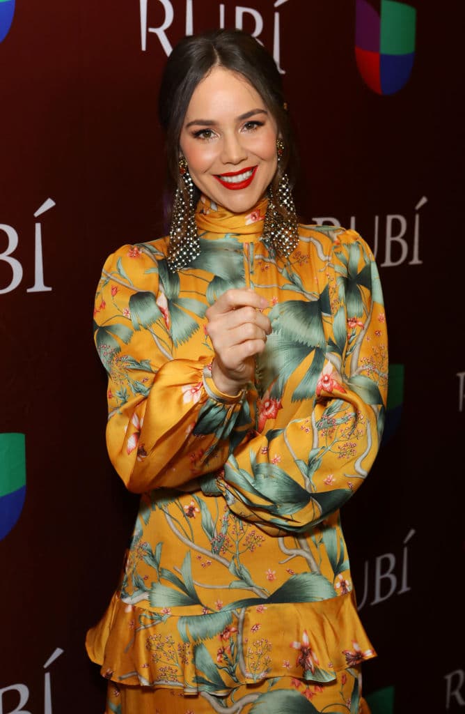 Camila Sodi impacta con foto en traje de baño y Geraldine Bazán reacciona: “No tienes límite”