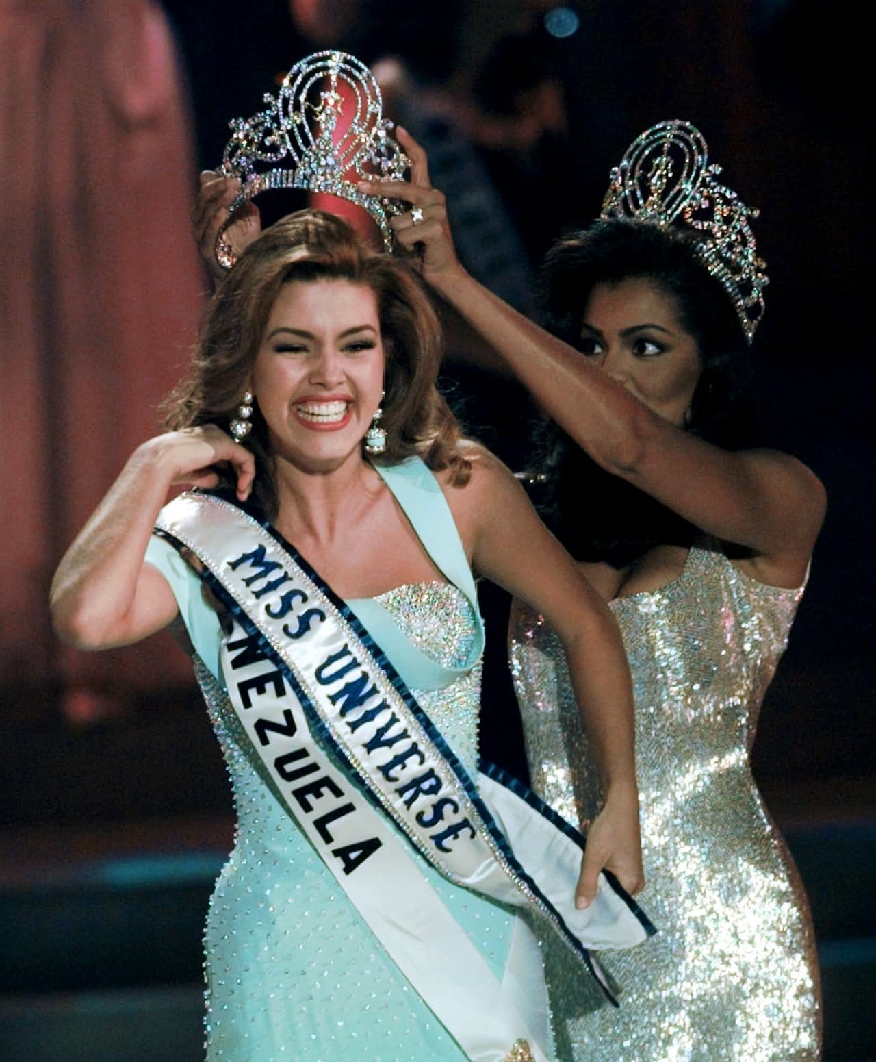 En 1995 se convirtió en la ganadora de Miss Venezuela, mientras que en 1996 obtuvo el título de Reina Mundial del Café.