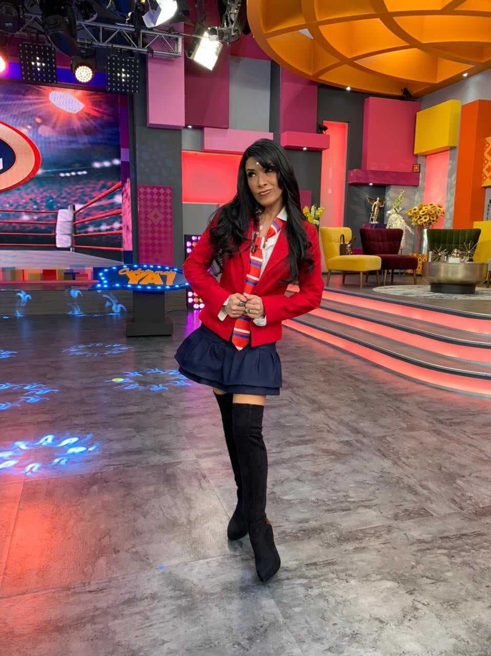 Al estilo de 'Mia Colucci', el personaje de Anahí en la telenovela, todas usaron su estrella en la frente.