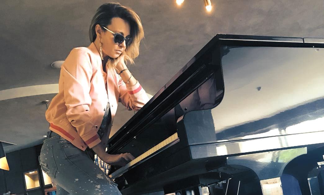 Fey acepta que hubo falta de respeto durante concierto de marcha LGBTTTI