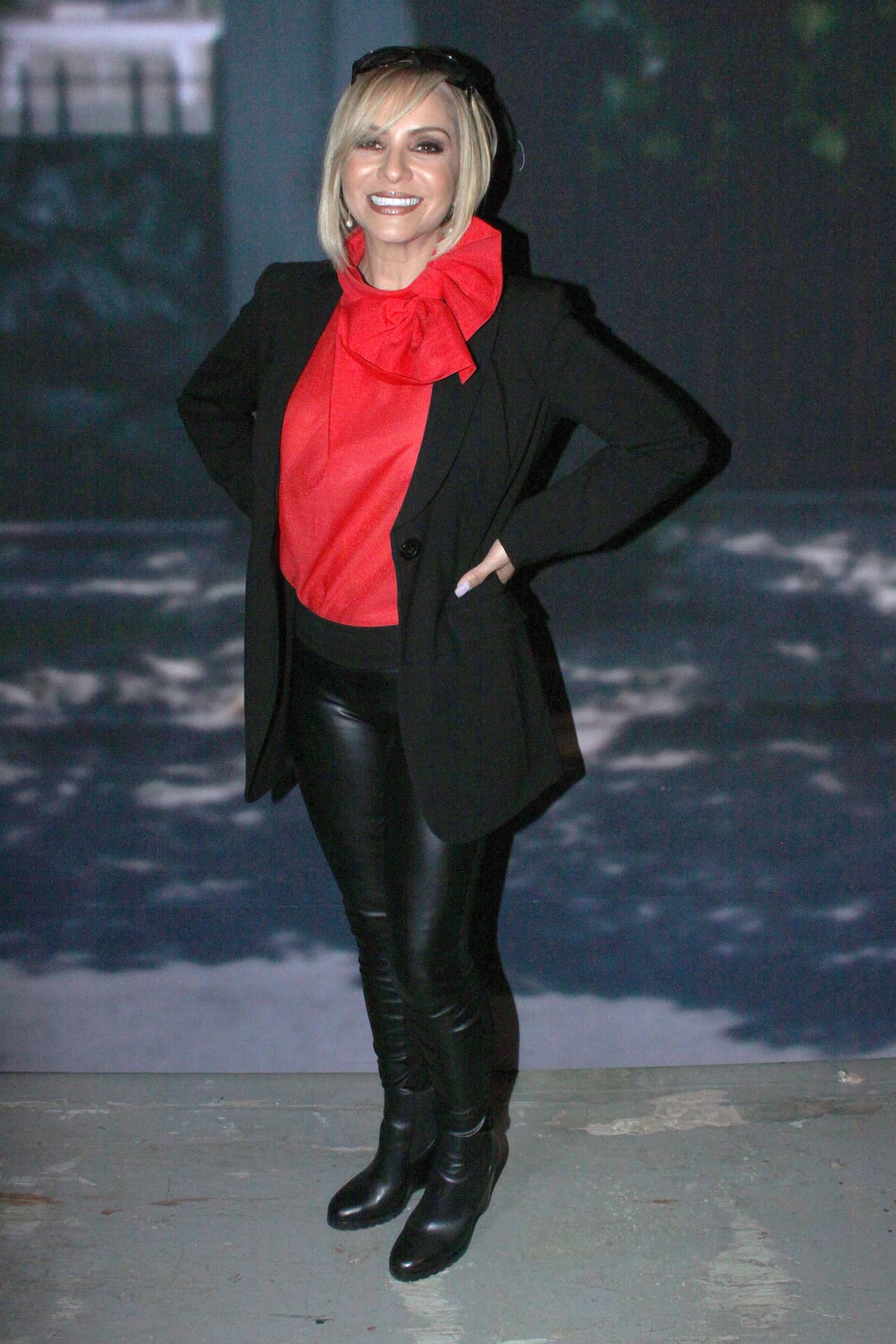 Daniela CastroTanto en 'Una familia con Suerte' como en 'Me declaro culpable', la estrella de melodramas conquistó la pantalla usando este look con todo y sus villanías.