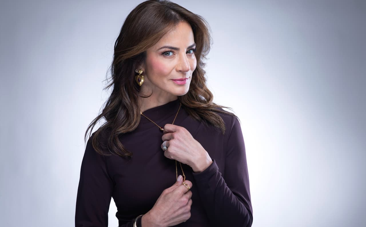 Silvia Navarro va al Ángel para apoyar a la Selección Mexicana e invita a ver el estreno de Guardián de mi vida por Las Estrellas  