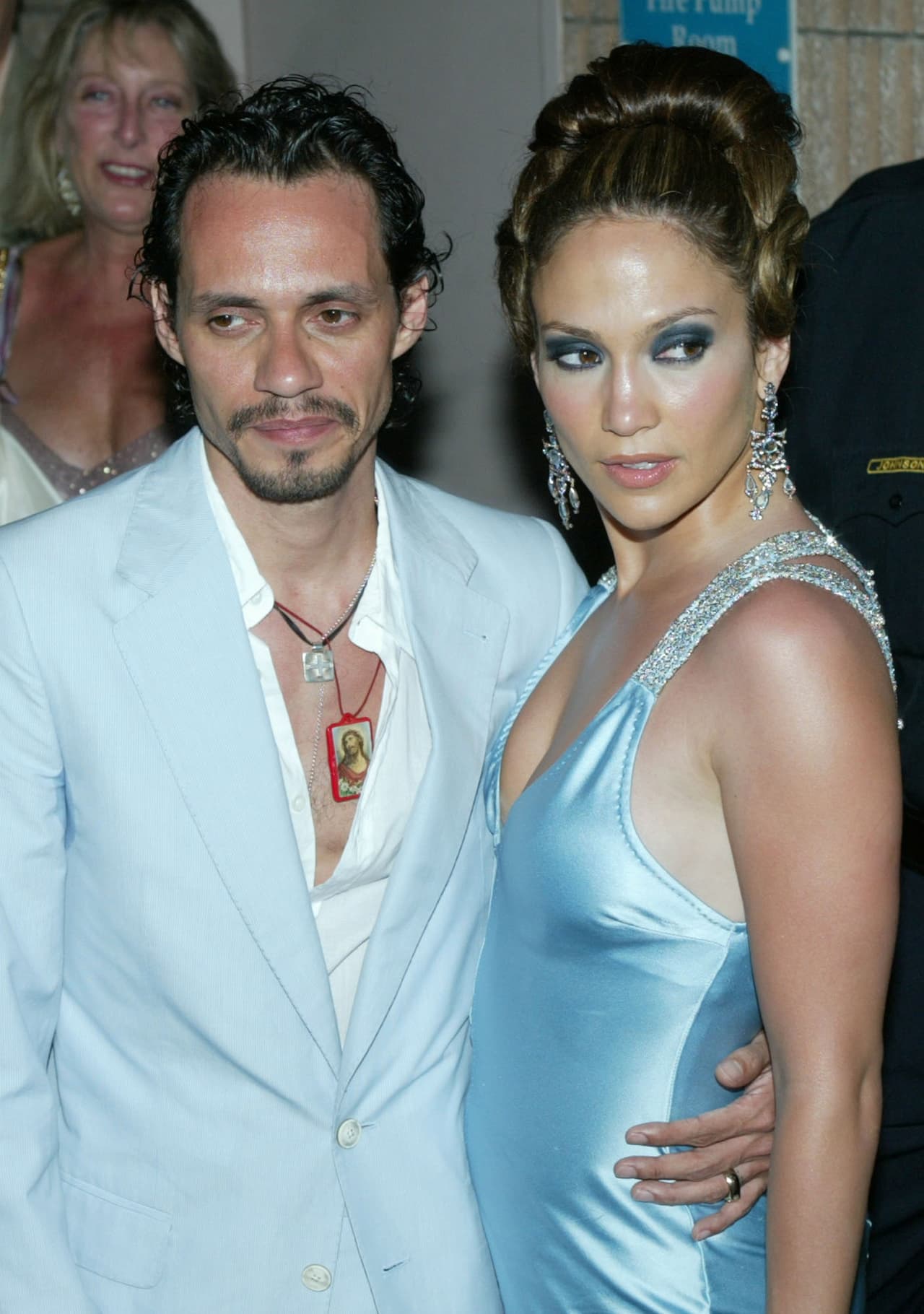 En 2004 se casó en secreto con Marc Anthony, de quien se divorció en 2014.