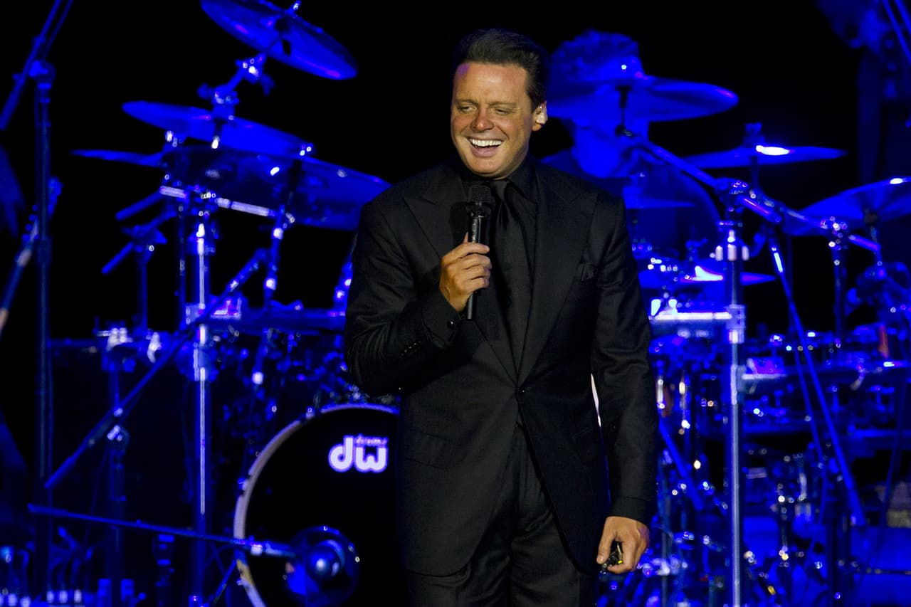 Tío de Luis Miguel contradice la bioserie del cantante