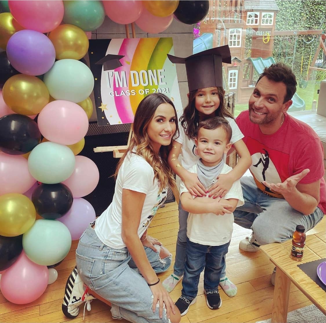 Este festejo tuvo lugar en su hogar, el cual fue decorado con un espectacular arreglo de globos y algunos accesorios.