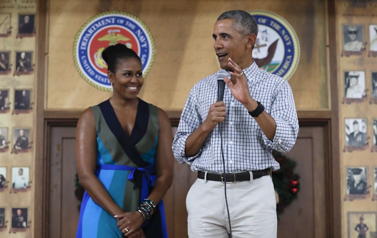 Michelle y Barack Obama en un evento en Hawaii en 2016