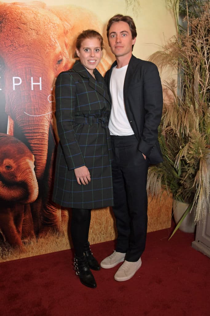 La Princesa Beatriz de York y Edoardo Mapelli Mozzi anunció a mediados de marzo que cancelaban sus planes de una recepción de bodas, la cual se llevaría a cabo en los jardines del Palacio de Buckingham, debido al coronavirus. Aunque no tendrán una fiesta, el enlace sí se realizará en la Chapel Royal de St. James’s Palace en Londres el 29 de mayo, donde solo habrá dos invitados.