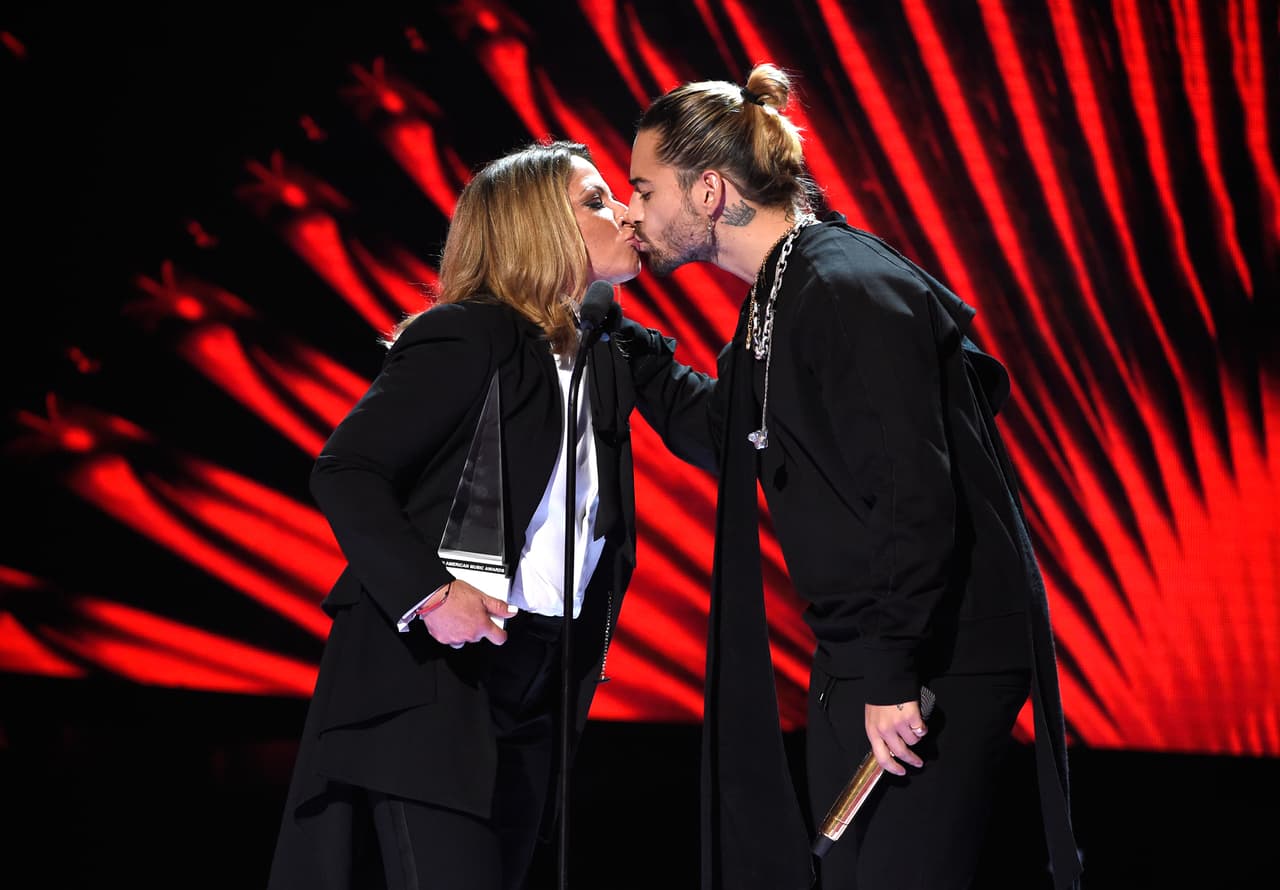 Maluma besó en la boca a la doctora Ana María Polo